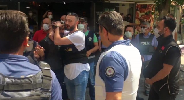 Polis, HDP İzmir İl Örgütü önündeki bekleyişini sürdürüyor