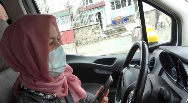 Ispartada 3 çocuk annesi kadın 6 yıldır taksicilik yapıyor