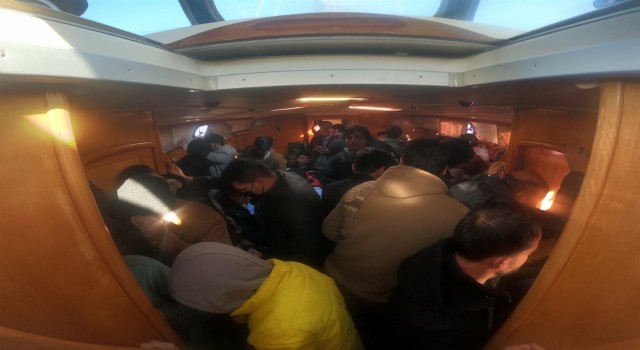 İzmir sularında göçmen hareketliliği: 174 düzensiz göçmen karaya çıkartıldı