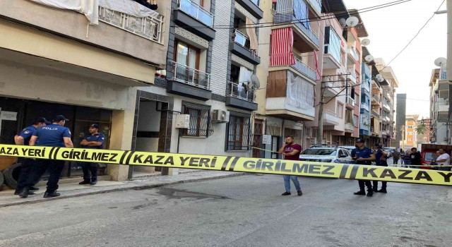 İzmirde damat dehşet saçtı: Boşanma aşamasındaki eşini ve kayınpederini öldürdü, 2 baldızını yaraladı