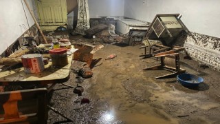 Afyonkarahisarda 3 ev sular altında kaldı