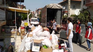 Ispartada eşyalarıyla sokağa atılan ailenin İzmirde evi olduğu ortaya çıktı