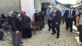 Vali Seymenoğlundan traktör kazasında hayatını kaybeden şehit babasının ailesine taziye ziyareti