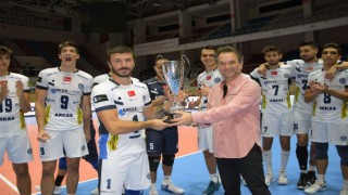 7. TSYD İzmir Voleybol Turnuvasının kazananı Arkas Spor