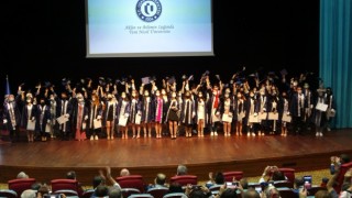 Uşak Üniversitesinde mezuniyet heyecanı