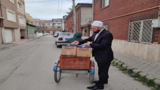 Hayırsever imam Ramazanda ihtiyaç sahipleri için pedal çeviriyor