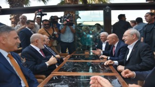 Kılıçdaroğlu ve Karamollaoğlu İzmirde bir araya geldi