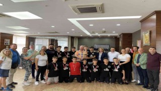Türkiye şampiyonlarına Menemende coşkulu karşılama