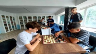 Satranç turnuvasında kıran kırana mücadele devam ediyor