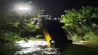 Sulama kanalına devrilen otomobilin sürücüsü boğularak can verdi